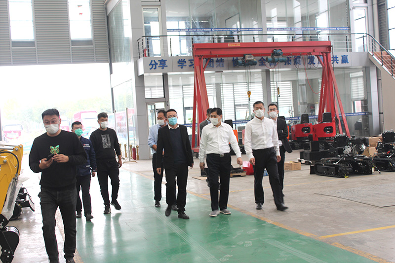 热烈欢迎济宁市经开区领导莅临尊龙凯时工厂视察参观